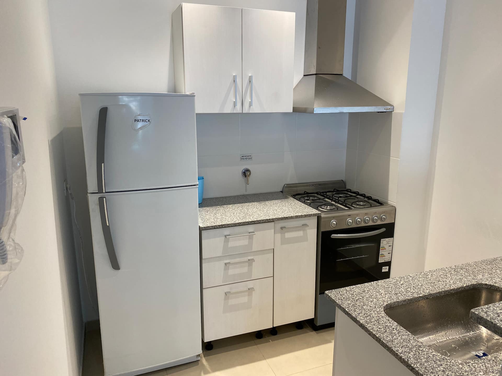 Bright studio apartment in Flores