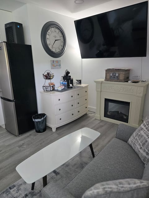 Popular Airbnb listing: kline's Luxury Suite in Burdett