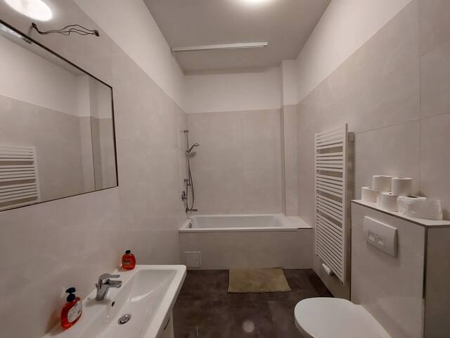 NiceApartment 114 gallery image 3