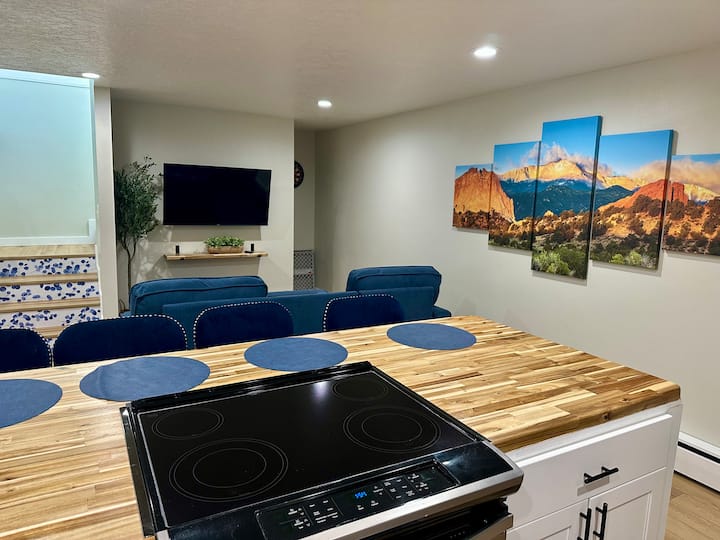 Garden Gate Guest House - Adventure Island, Greeley