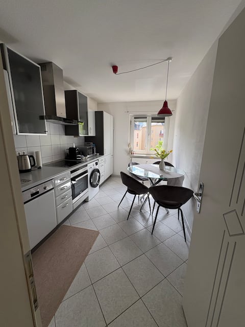 Top Airbnb: Nice apartment in a top location near the fair! in Frankfurt Am Main