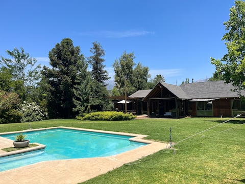 Beautiful House with pool, Aquleo