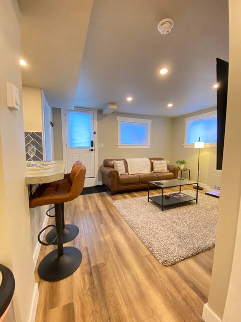 Newly renovated private 2-bedroom walkout suite