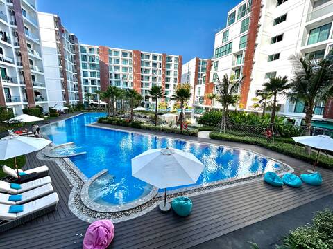 Central festival pool viewed private balcony 2 bedrooms 5205