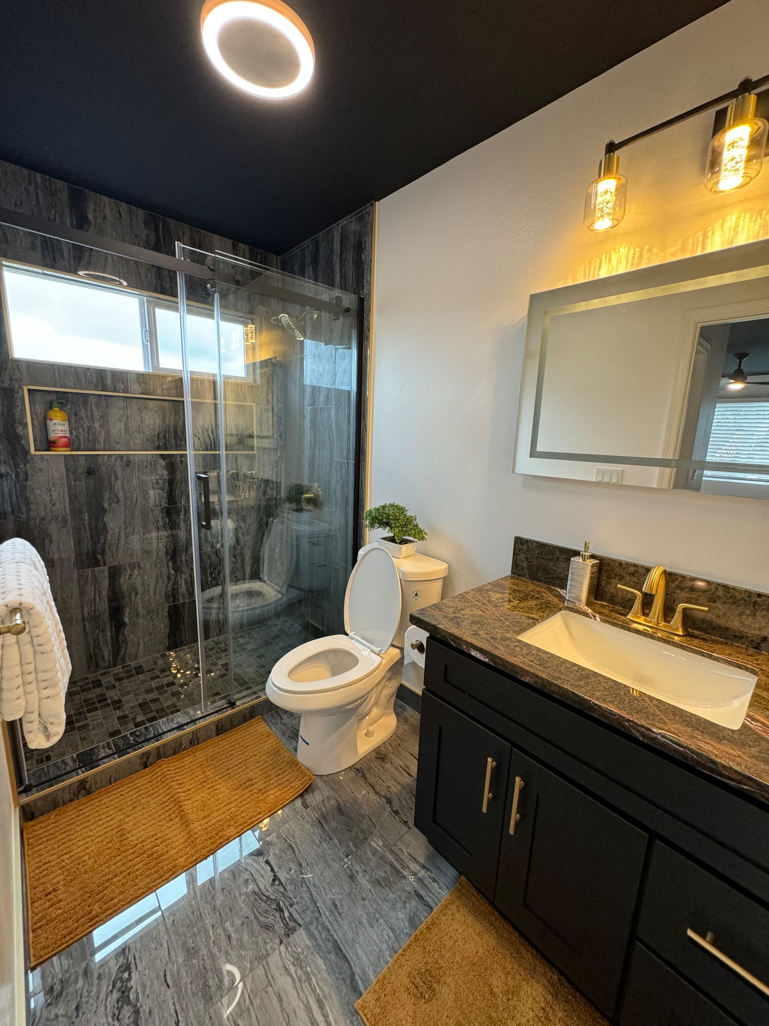 Home in Keaau · ★4.68 · 6 bedrooms · 8 beds · 4 private baths - Image 26