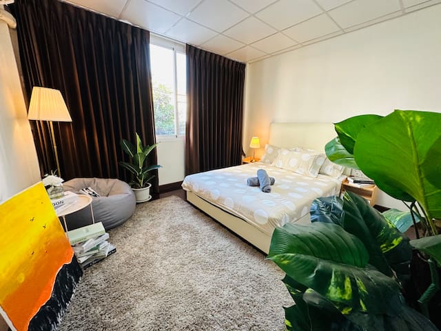 曼谷市中心5bedrooms BTS Ekkamai 900米安静舒适