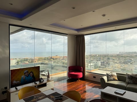 2BR Penthouse, Private Elevator & Ocean–City Views