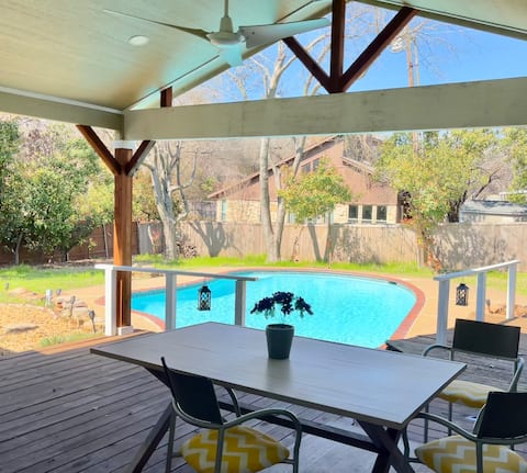 2BR2Bath Oasis w/Pool by Hwy between Dal&Arlington