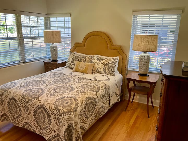 Second bedroom has queen bed