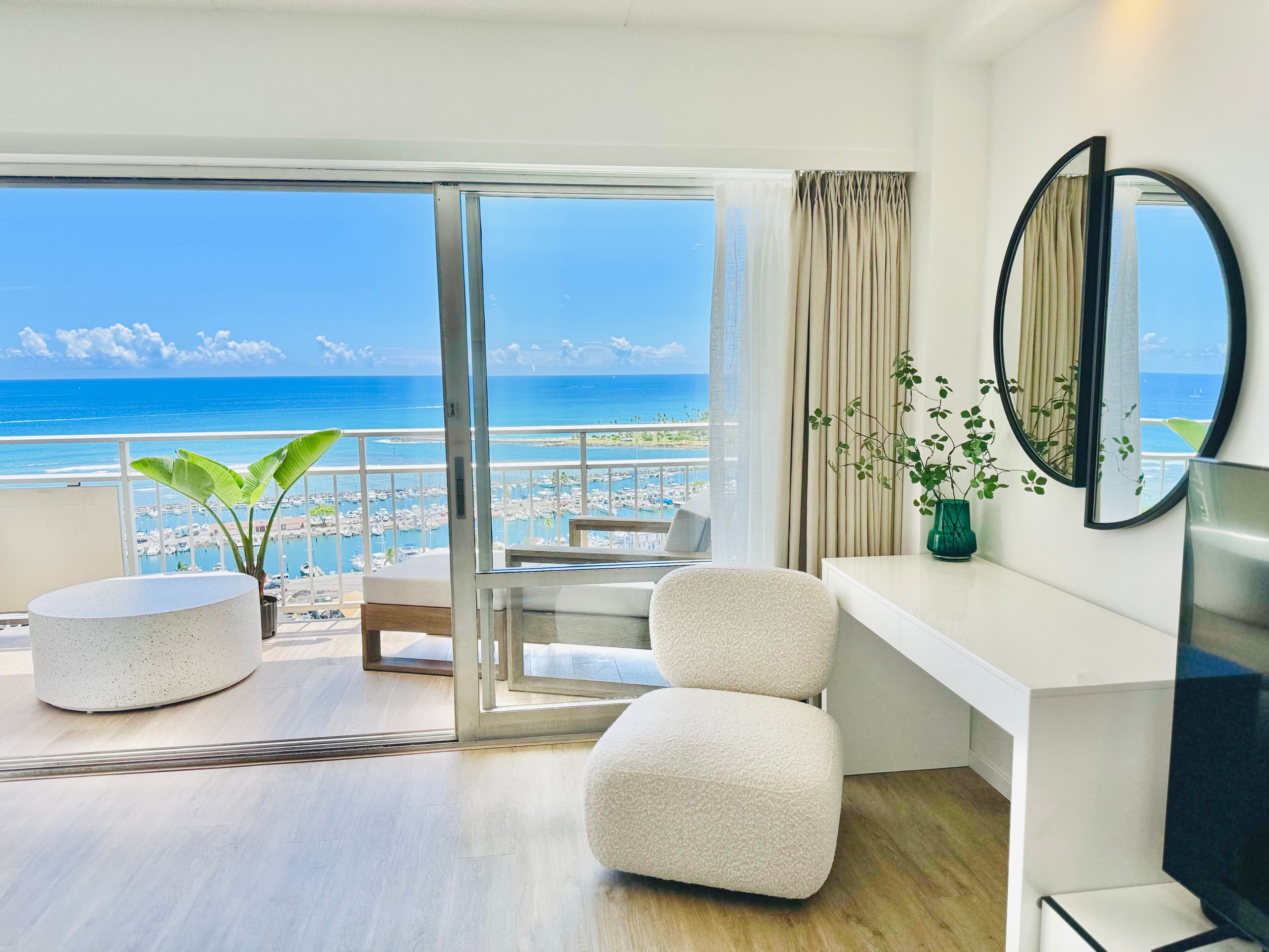 Condo in Honolulu · ★4.97 · 1 bedroom · 2 beds · 1 shared bath - Image 10