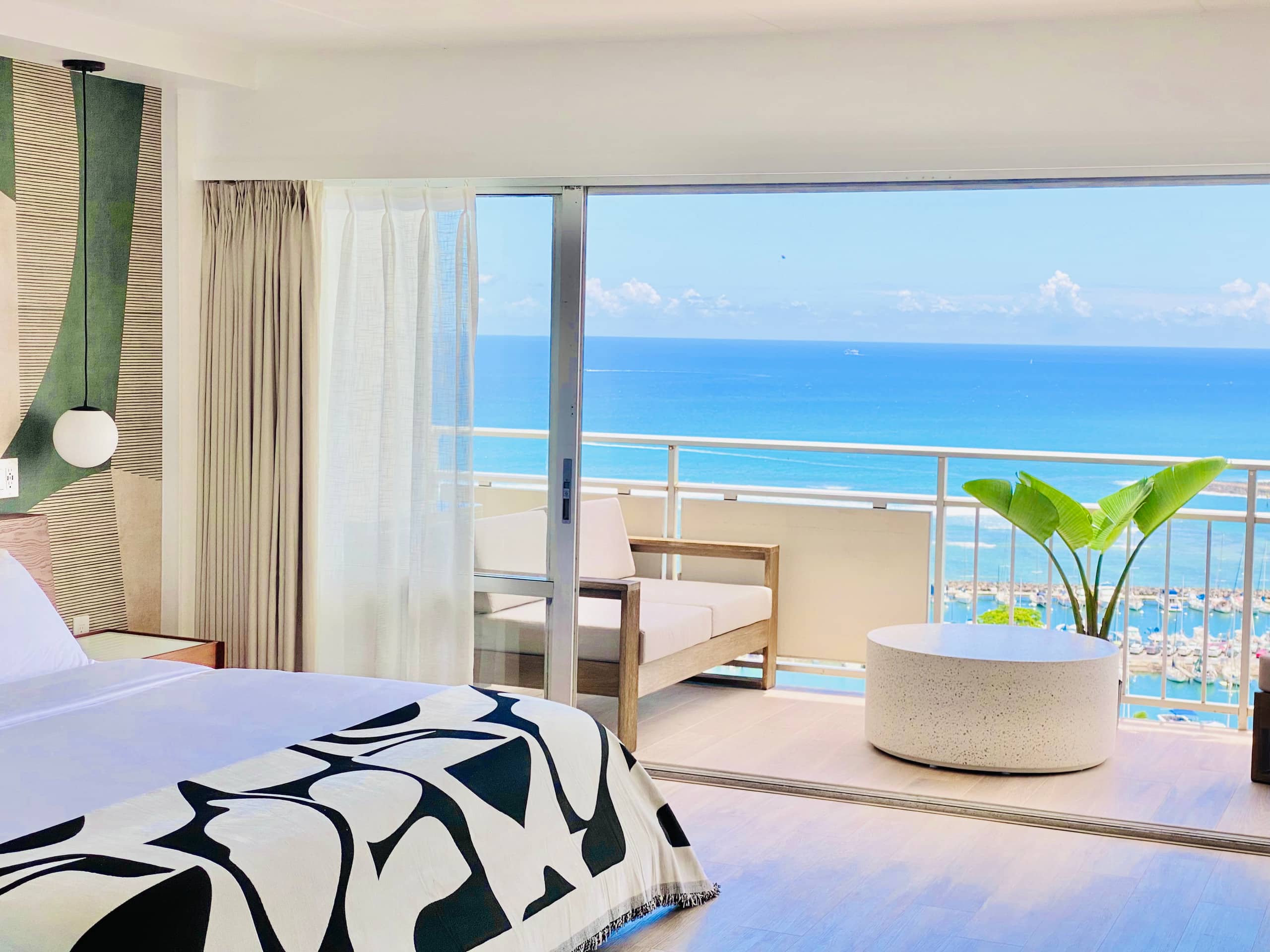 Condo in Honolulu · ★4.97 · 1 bedroom · 2 beds · 1 shared bath - Image 7