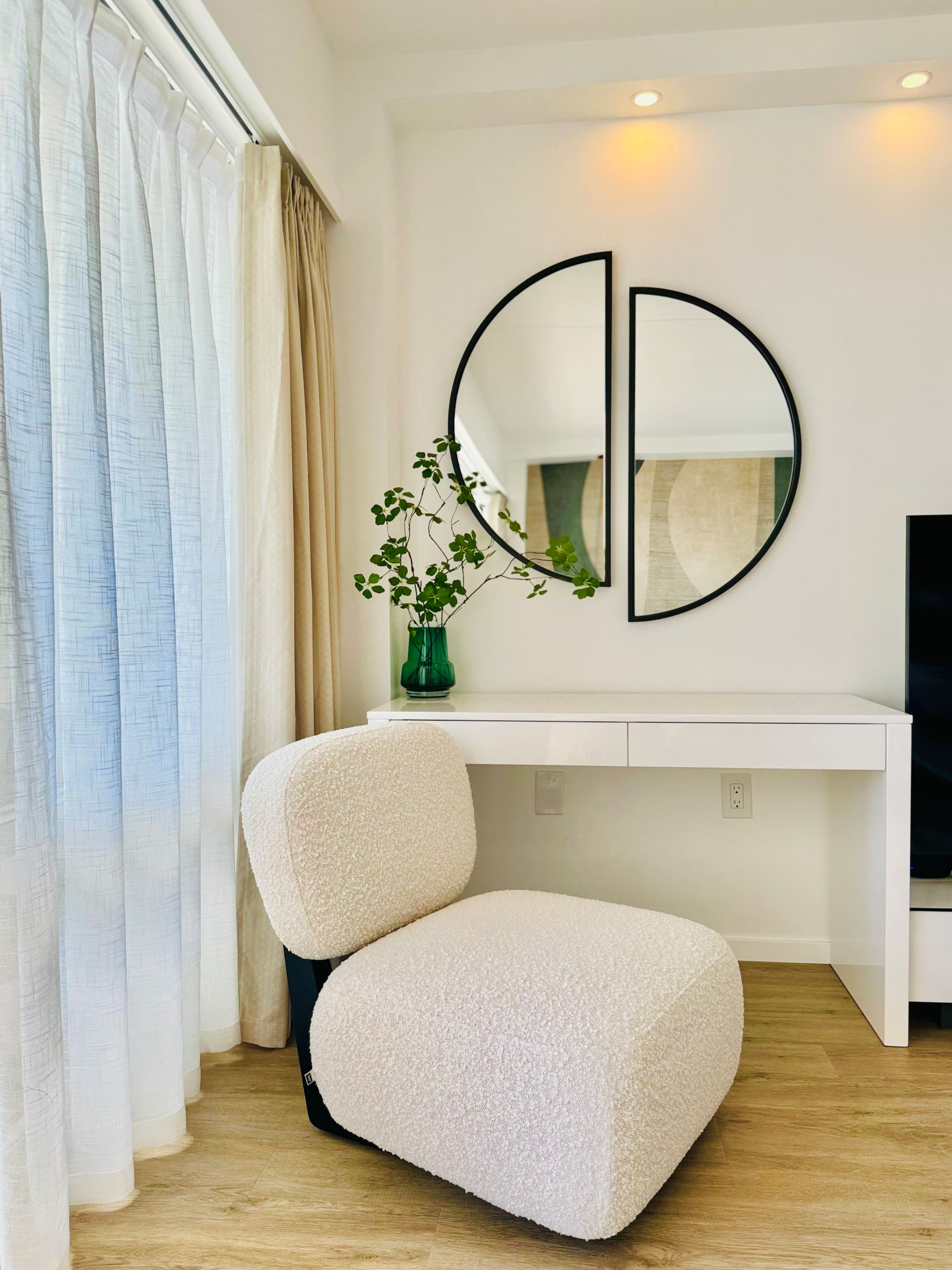 Condo in Honolulu · ★4.97 · 1 bedroom · 2 beds · 1 shared bath - Image 12