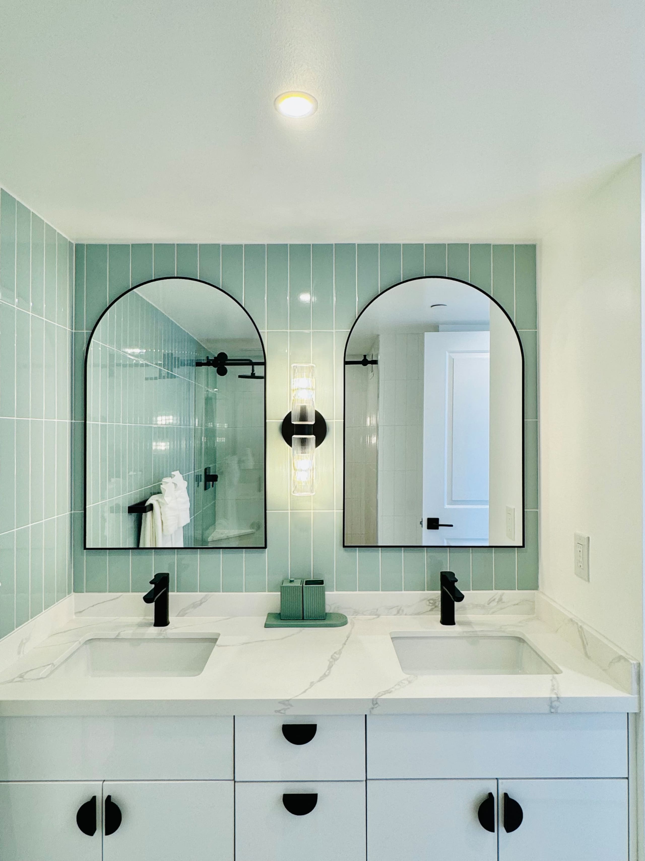Condo in Honolulu · ★4.97 · 1 bedroom · 2 beds · 1 shared bath - Image 24