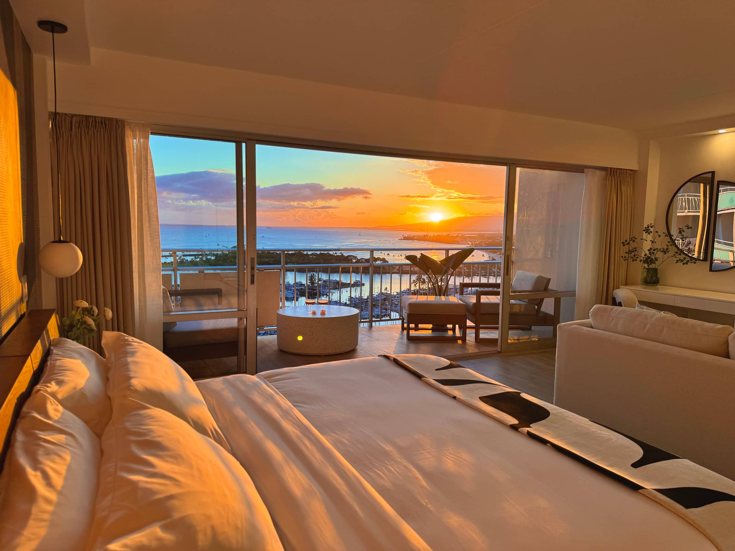 Condo in Honolulu · ★4.97 · 1 bedroom · 2 beds · 1 shared bath - Image 18