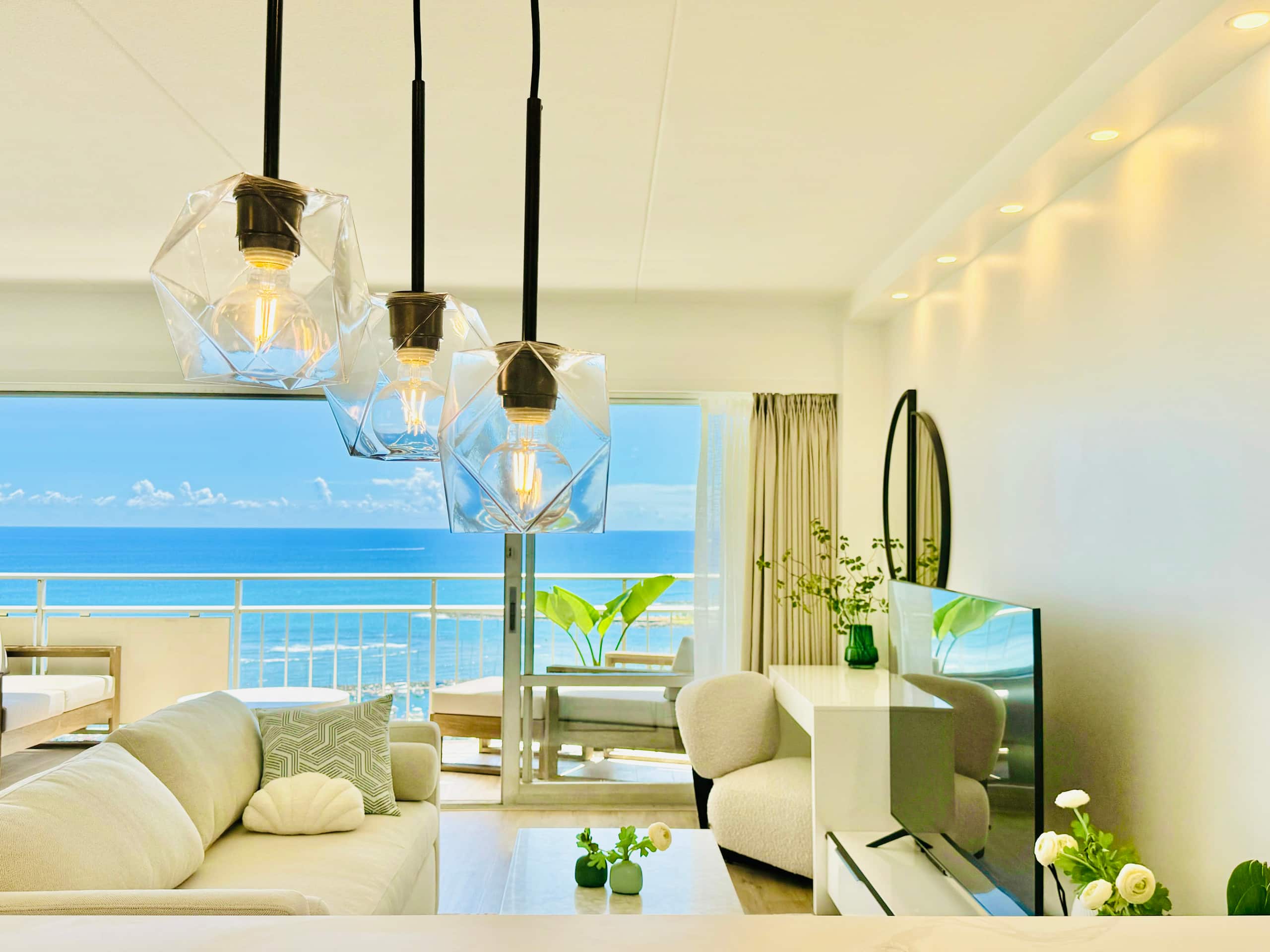 Condo in Honolulu · ★4.97 · 1 bedroom · 2 beds · 1 shared bath - Image 28