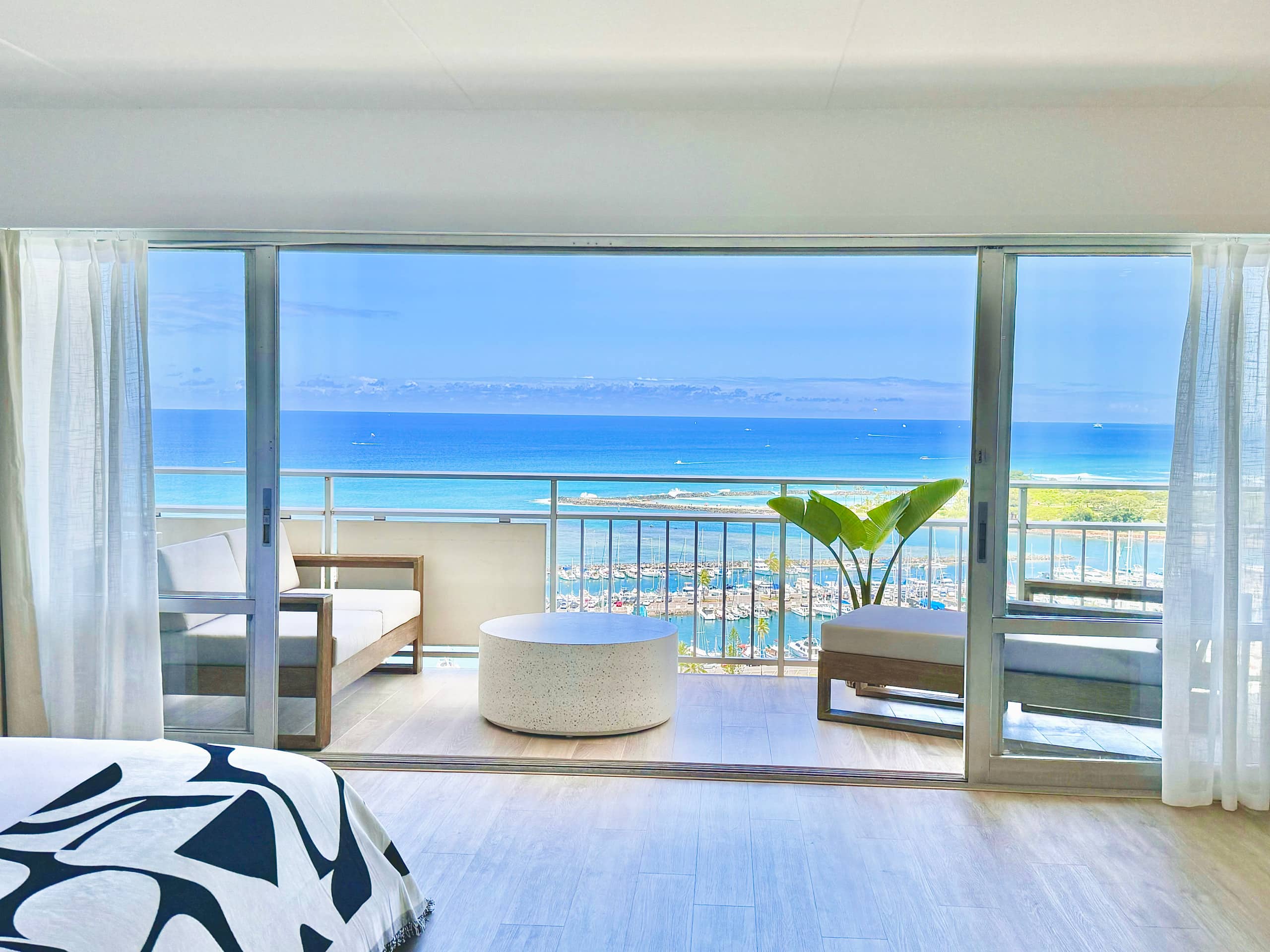 Condo in Honolulu · ★4.97 · 1 bedroom · 2 beds · 1 shared bath - Image 3