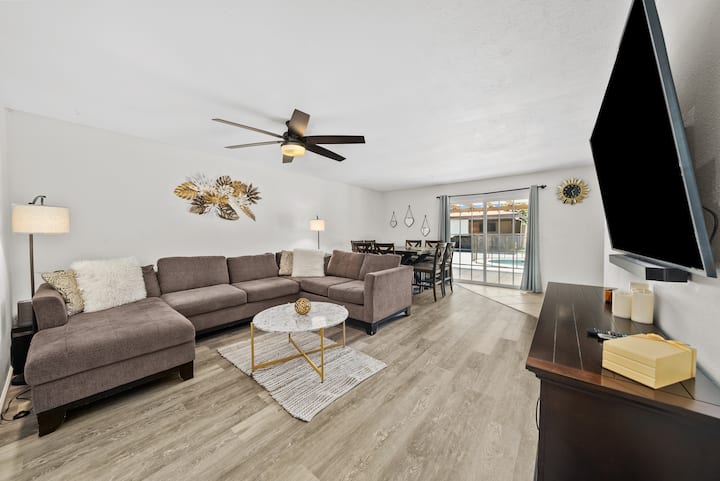 Big Pool House Oasis (Solar Heated Pool) - Chula Vista, CA