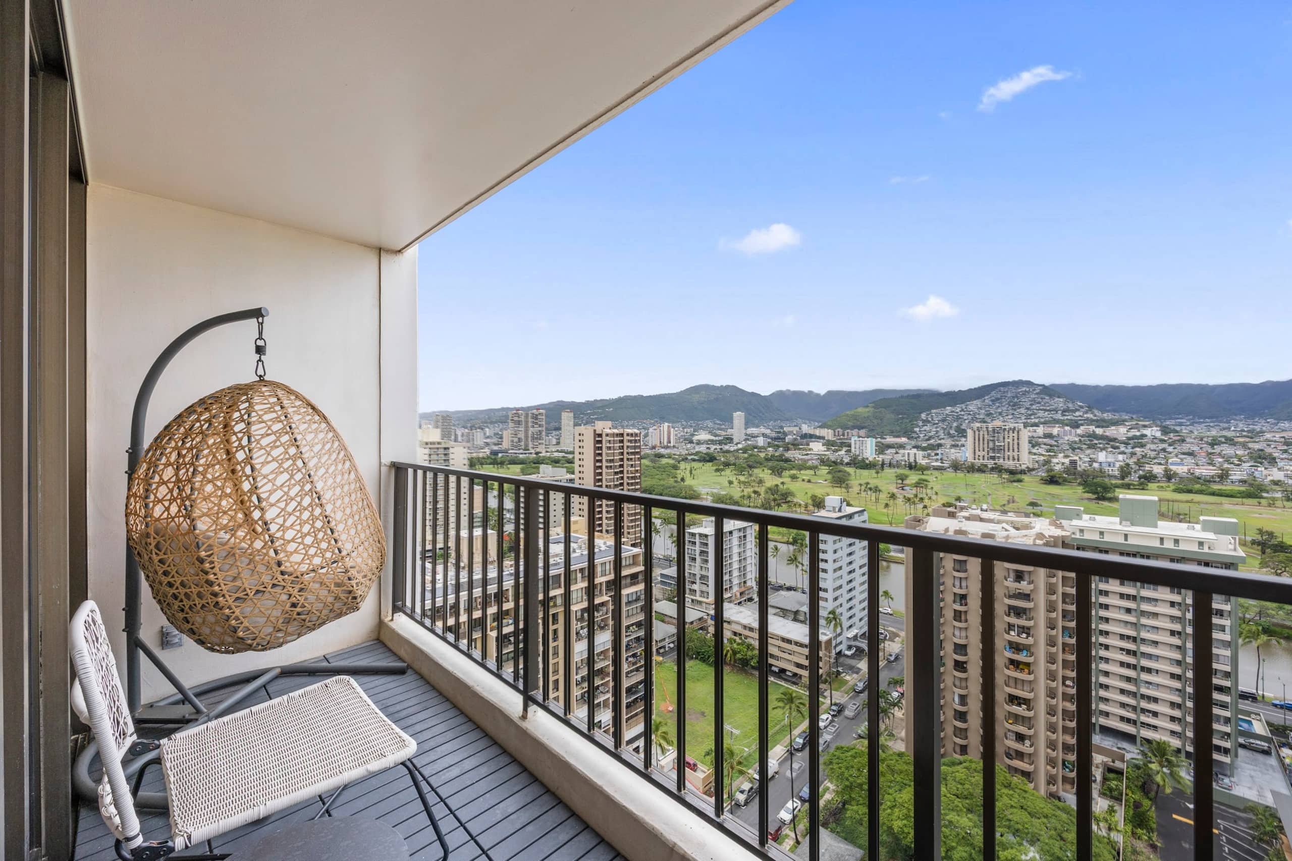 25F-Stunning & Upscale-Mountain View-1BR/Parking! - Image 45