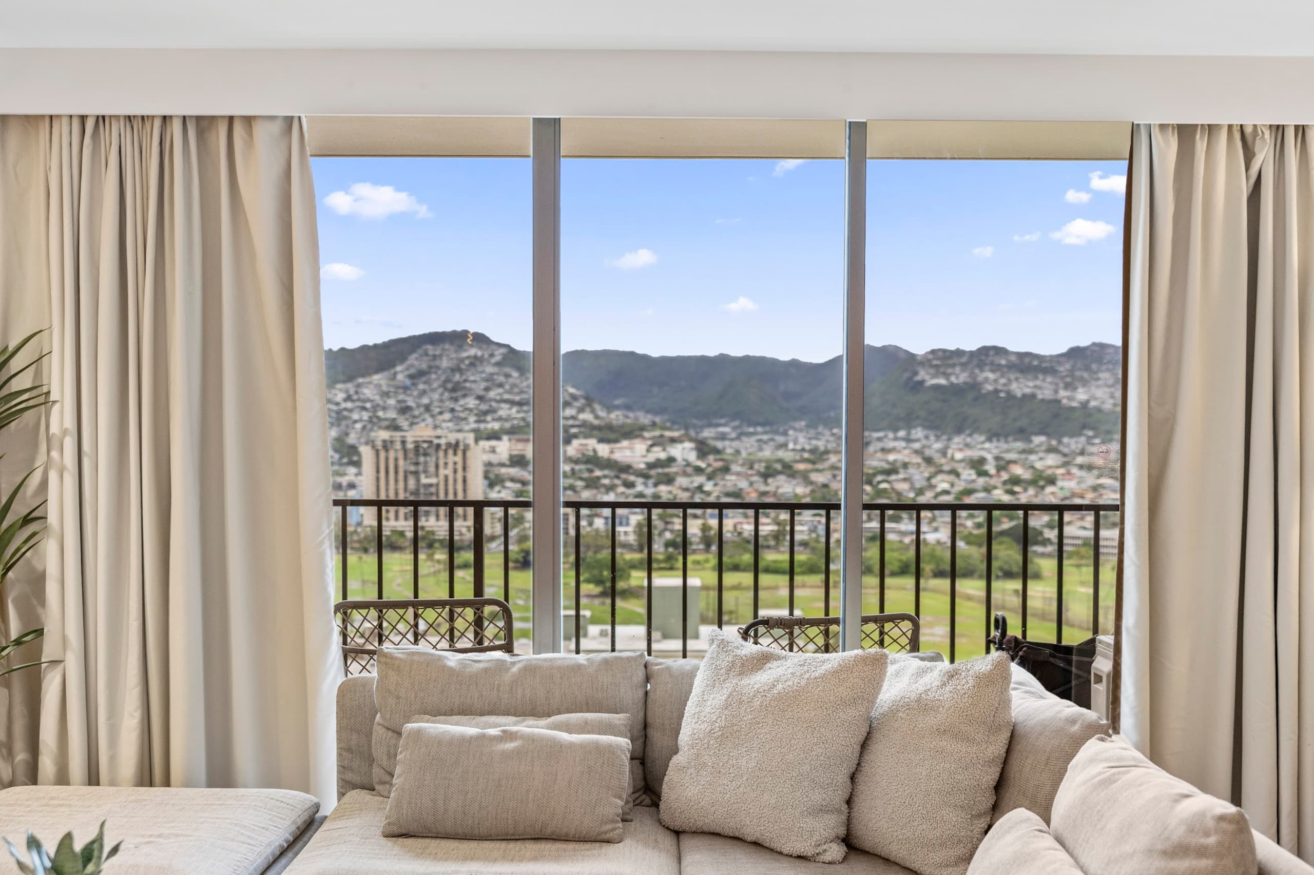 25F-Stunning & Upscale-Mountain View-1BR/Parking! - Image 13