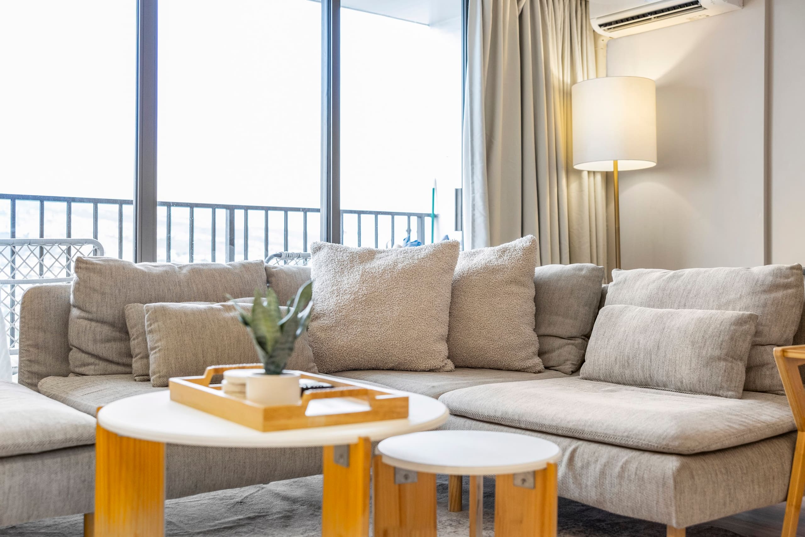 25F-Stunning & Upscale-Mountain View-1BR/Parking! - Image 4