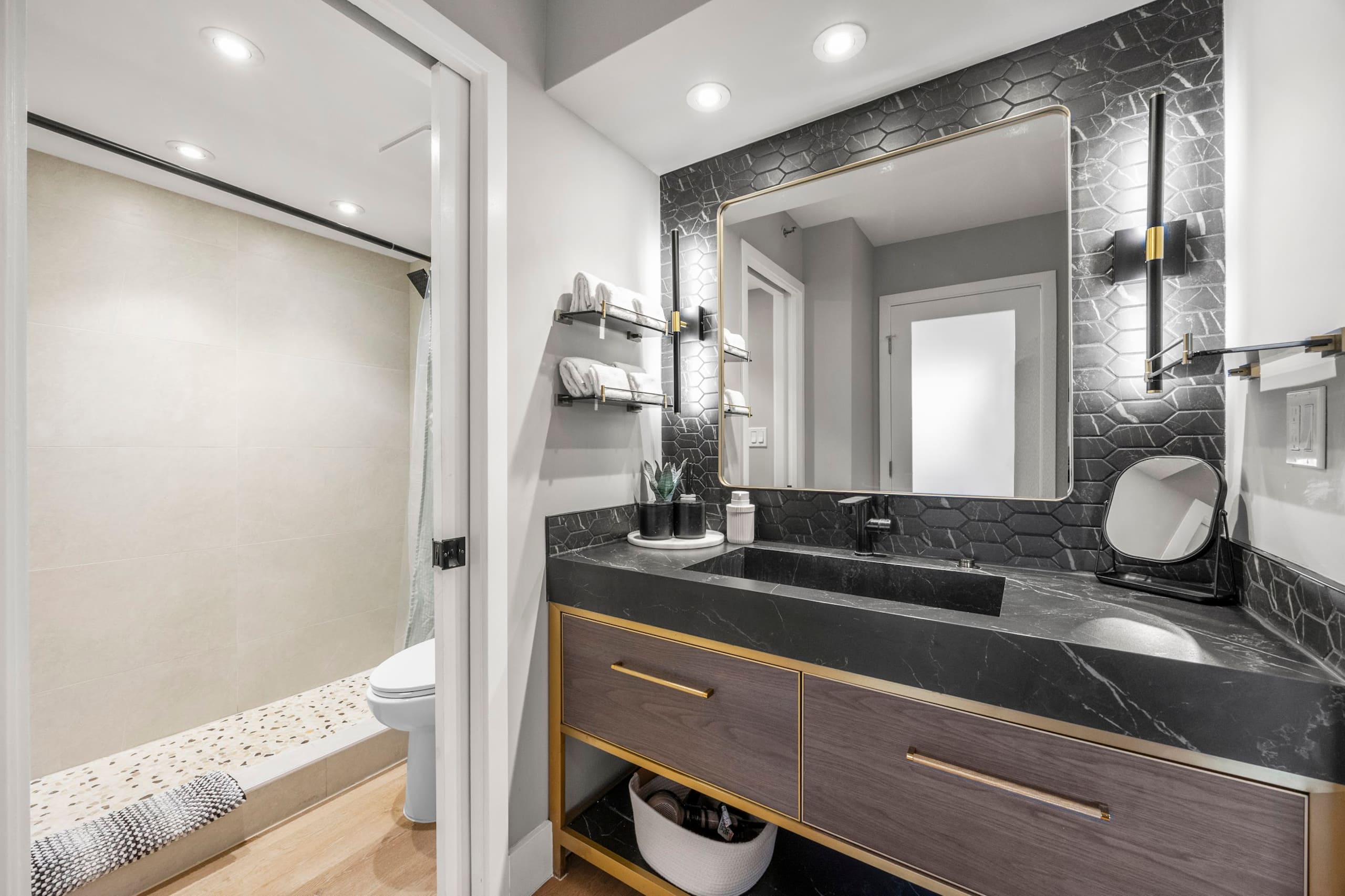 25F-Stunning & Upscale-Mountain View-1BR/Parking! - Image 37