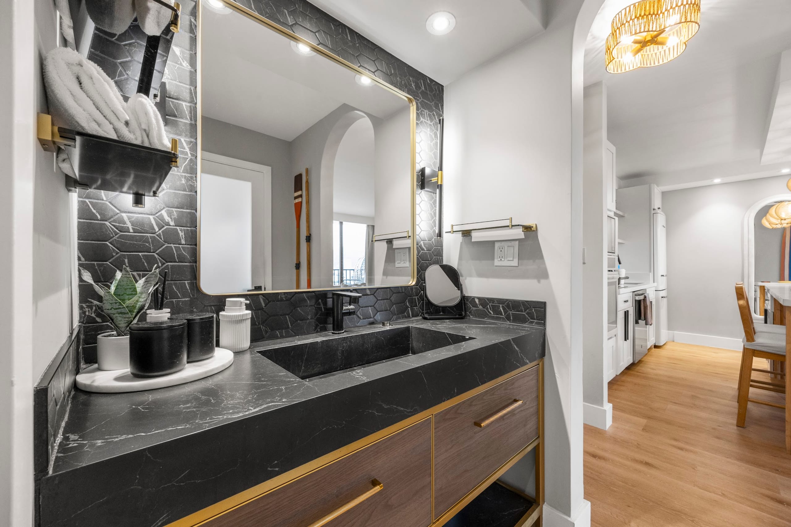 25F-Stunning & Upscale-Mountain View-1BR/Parking! - Image 34