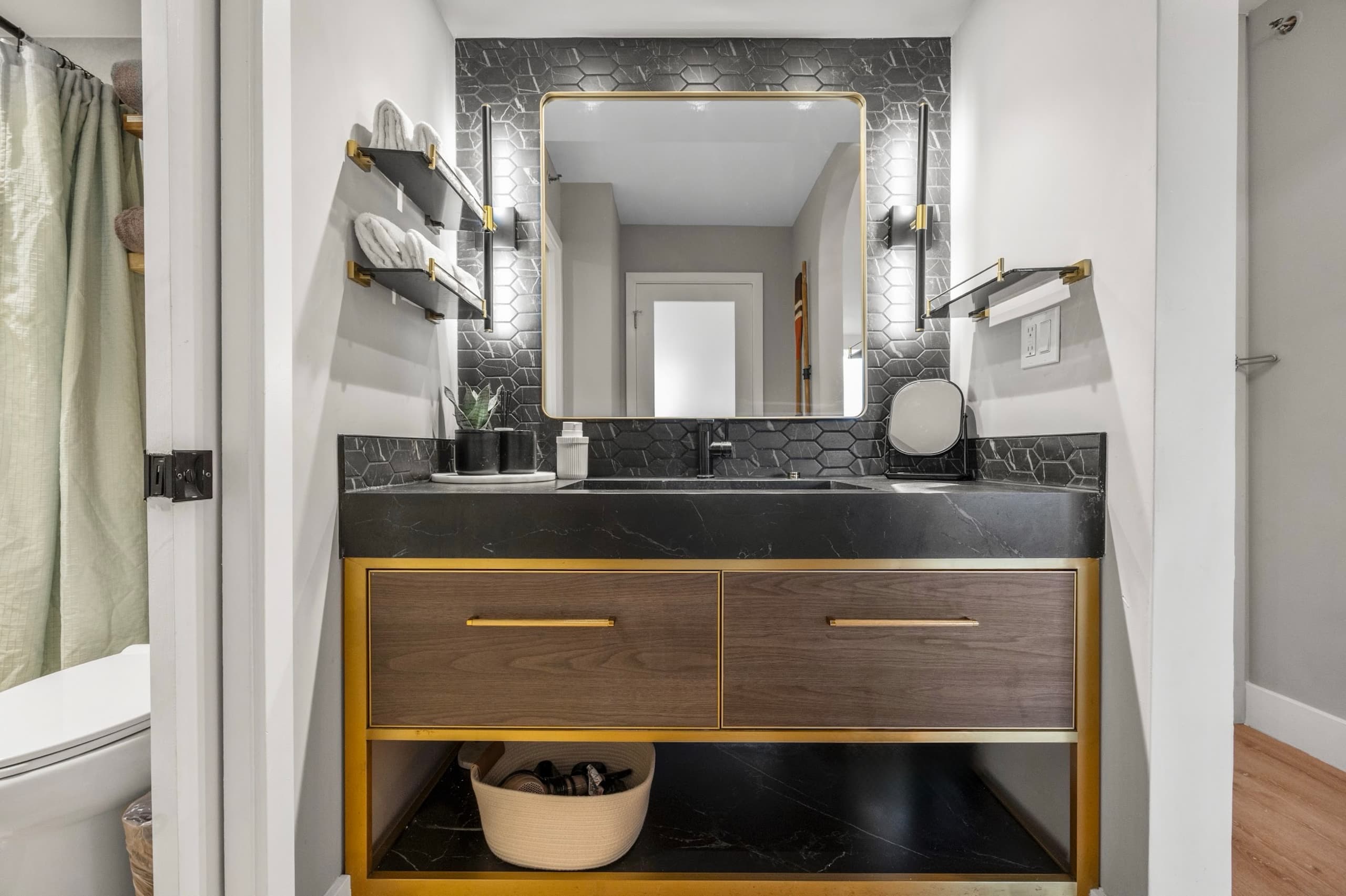 25F-Stunning & Upscale-Mountain View-1BR/Parking! - Image 40