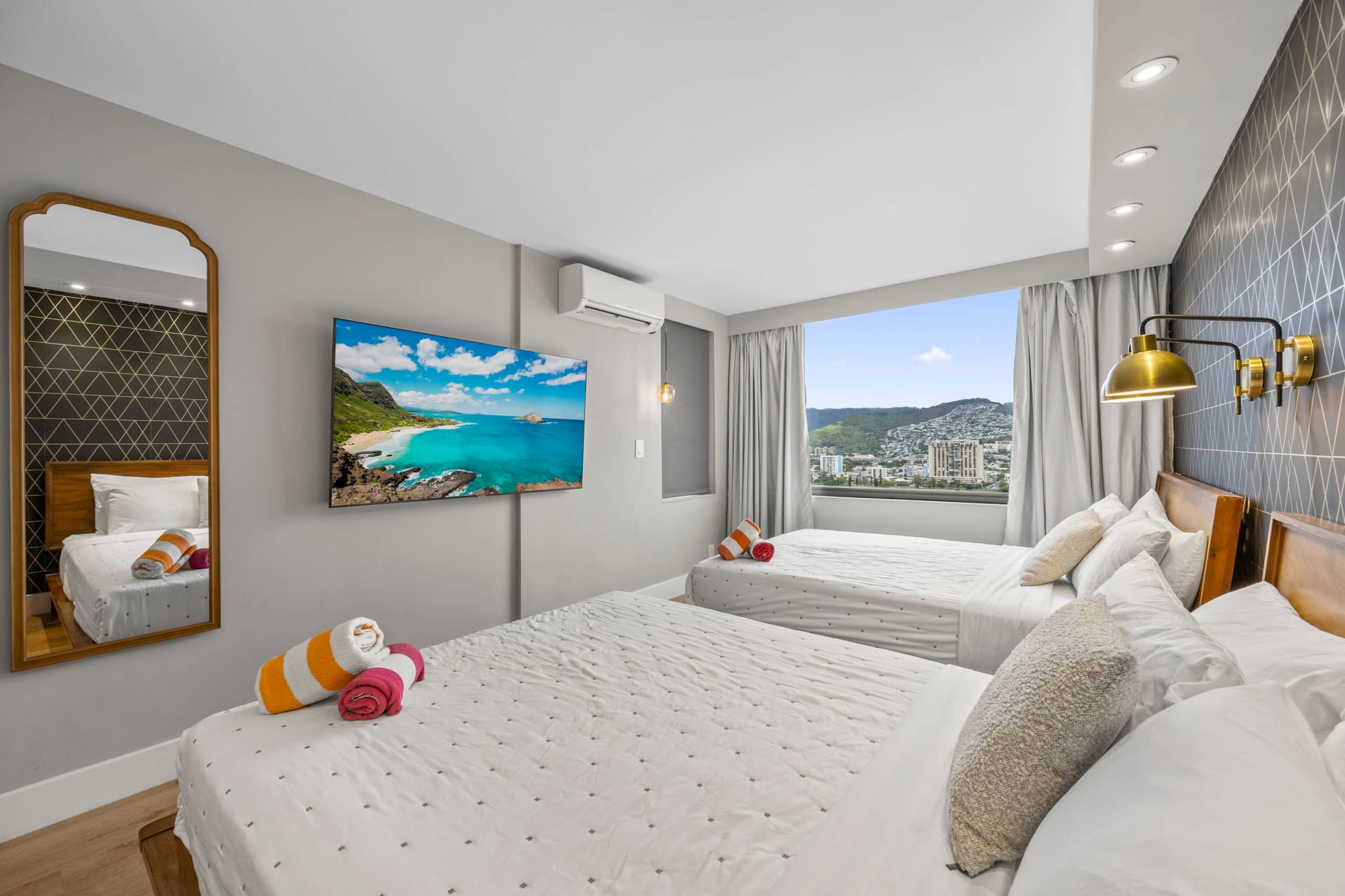 25F-Stunning & Upscale-Mountain View-1BR/Parking! - Image 30