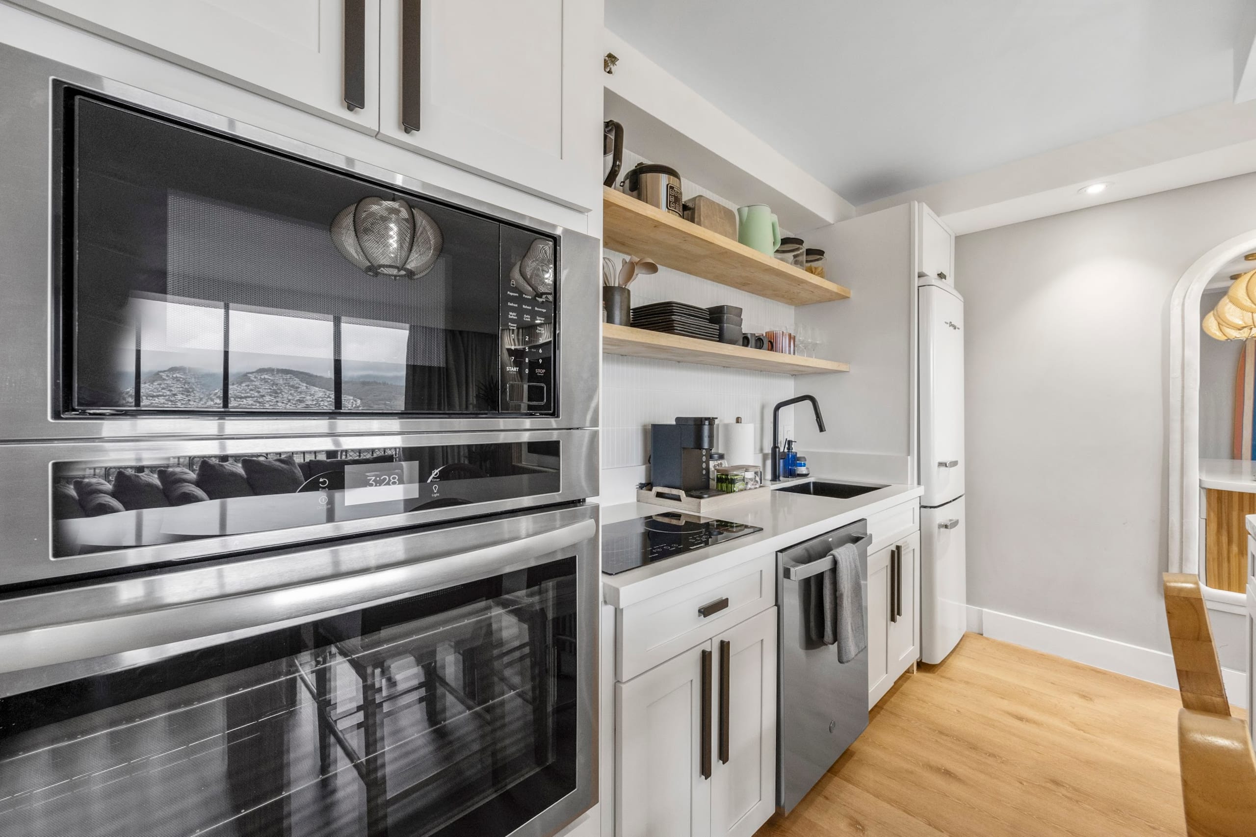 25F-Stunning & Upscale-Mountain View-1BR/Parking! - Image 23