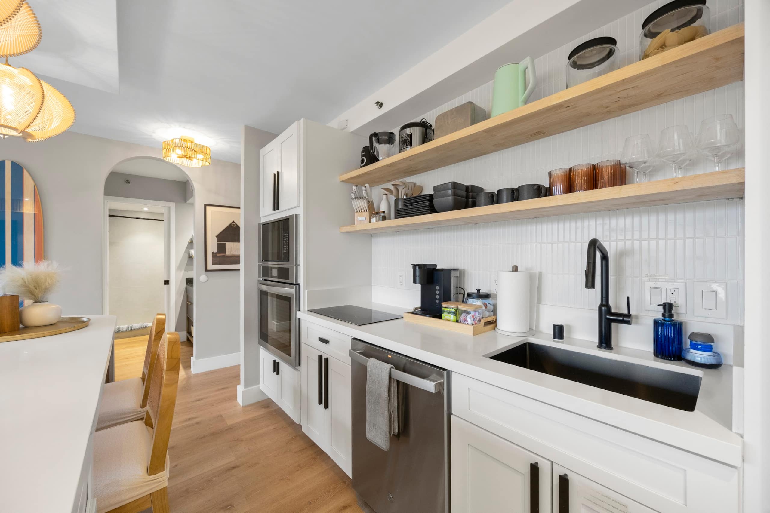 25F-Stunning & Upscale-Mountain View-1BR/Parking! - Image 19