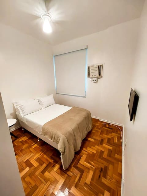 Apt renovated in Icaraí, 2min from the Beach!