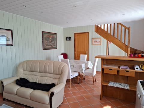 Top Airbnb: THE LONGERE BY THE SEA ON GR 34 in Plougasnou