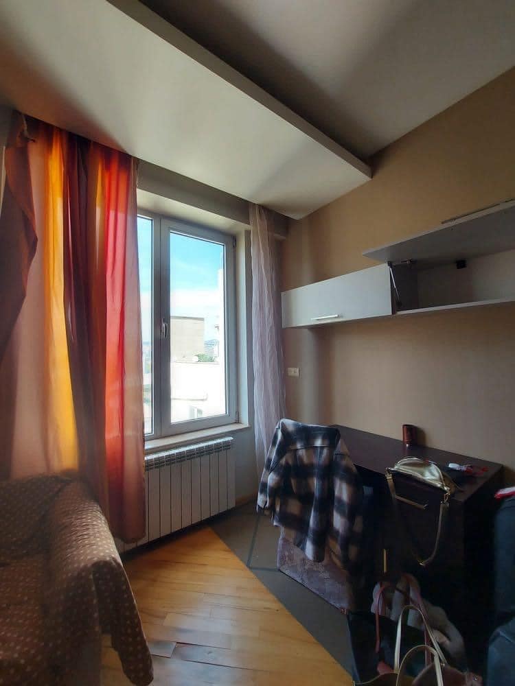 Ambienti i dhomës së gjumit