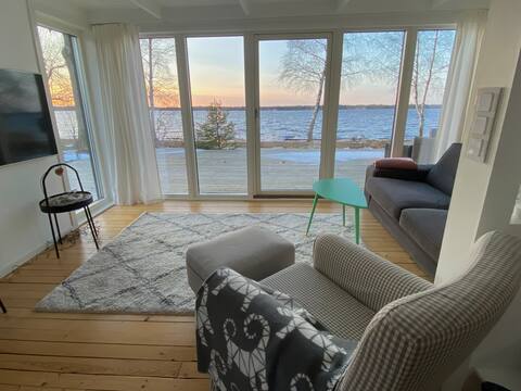 Beach houses with lake view