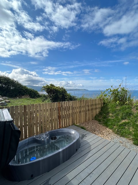 Ocean View Hot tub + Sunset view