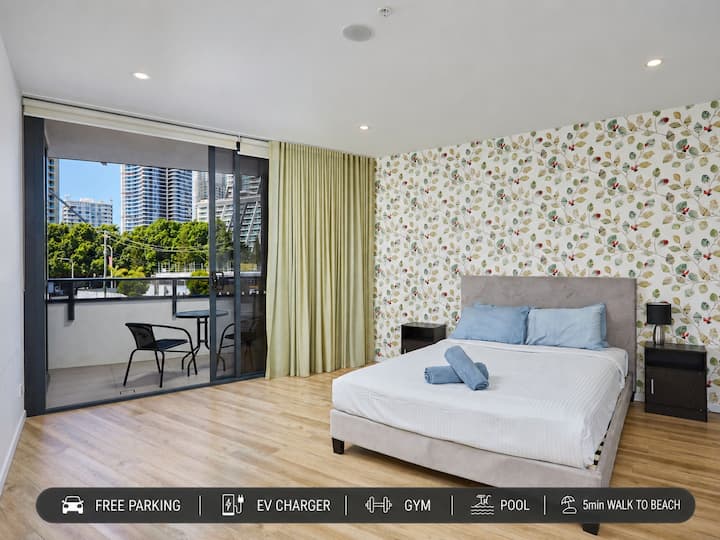 Cozy 2 Bedroom Apartment+study Located In Surfers - Gold Coast