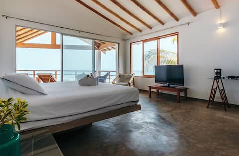 Popular Airbnb listing: Marmot Sunset Suite, on the beach, Las Pocitas in Máncora