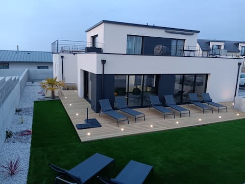 Villa Ty Varcq 10 people heated pool sea view