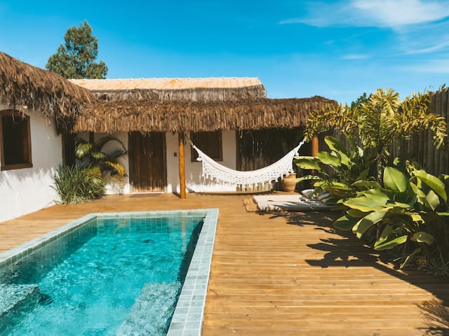 Entire home with 1 bedrooms in Porto Seguro - Bangalô para 2 ou 3 pessoas em Caraiva com piscina