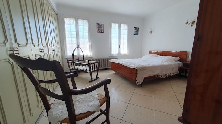 קומה שנייה.