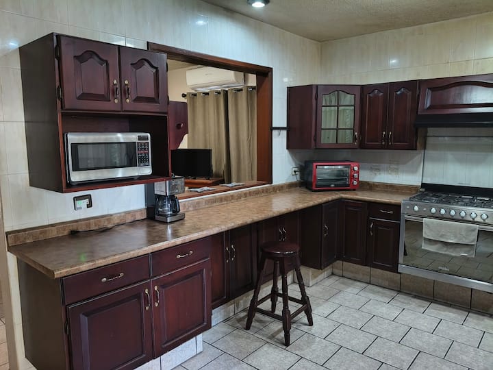 Casa, 3 Rec. 5 Camas, Cocina, Of Cochera, Asador. - Ciudad Victoria
