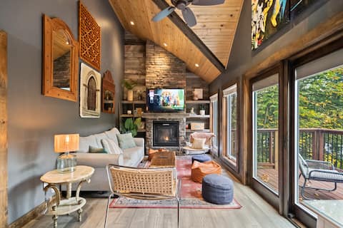 Lakefront Cabin W Hottub, Sauna, Near Sir Sam Ski