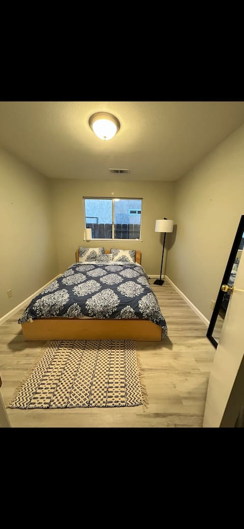 Quiet and cozy room