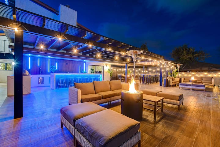 5000+ SqFt Mansion on 1 Acre Private Beach Club gallery image 4