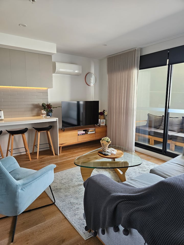 Modern apartment close to Geelong CBD