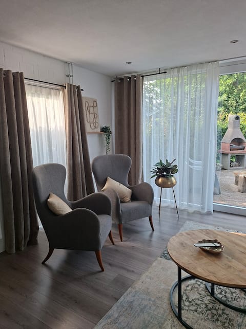 Top Airbnb: Cozy guest house with garden in the polder. in Zuid Holland