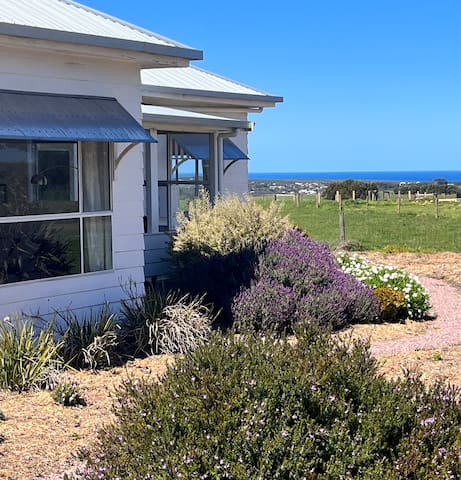 The Farmhouse-Historic Ocean View Homestead