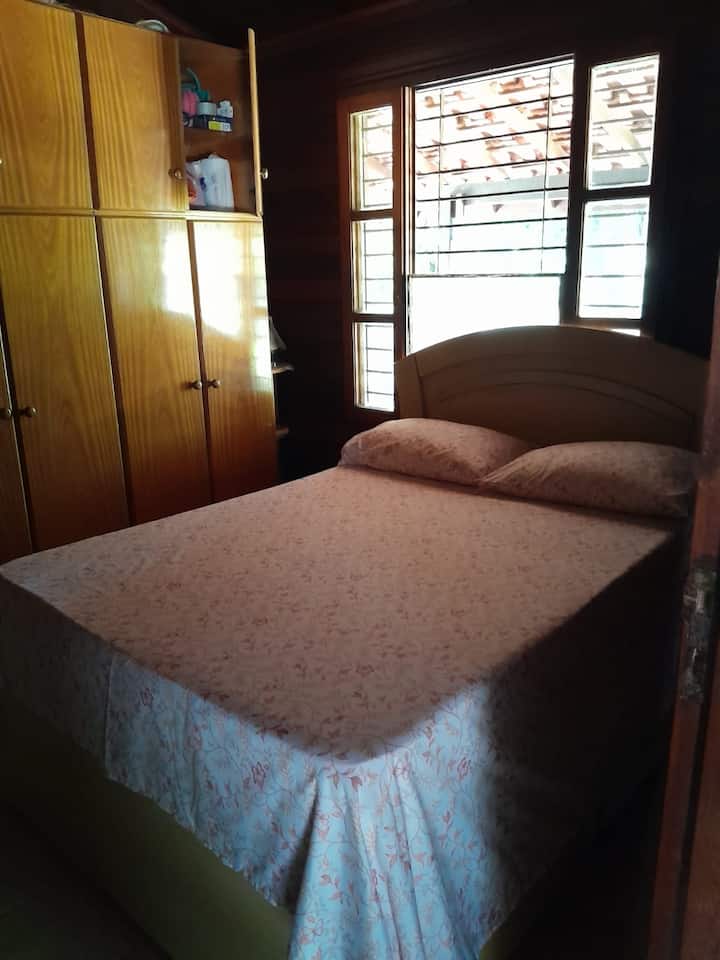 Გამოუსადეგარი ფანჯარა ძილისთვის, ორადგილიანი საწოლისთვის