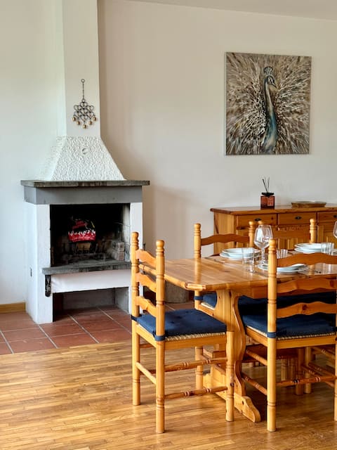 Relax in the Mountains • Fireplace & View • Parking Space