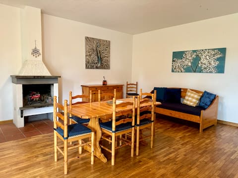 Relax in the Mountains • Fireplace & View • Parking Space